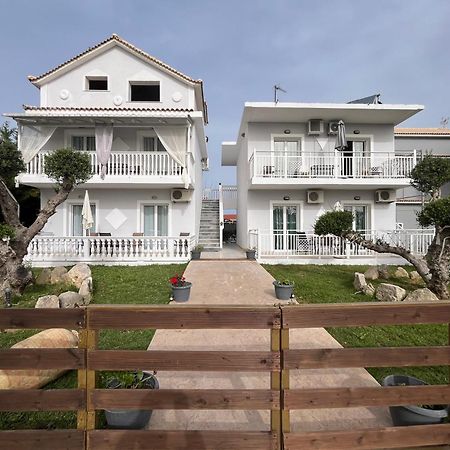 Villa Antonis Deluxe Apartments Амуди Экстерьер фото