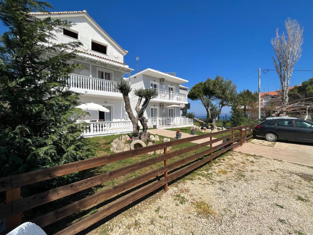 Villa Antonis Deluxe Apartments Амуди Экстерьер фото