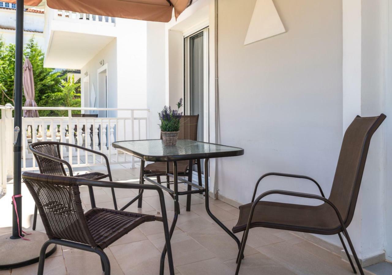 Villa Antonis Deluxe Apartments Амуди Экстерьер фото