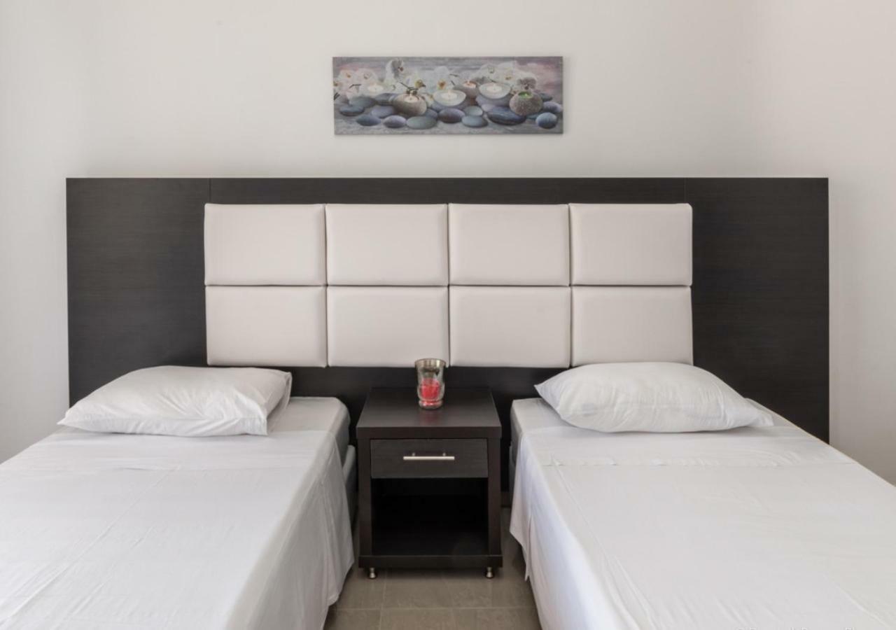 Villa Antonis Deluxe Apartments Амуди Экстерьер фото